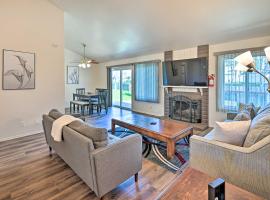 Family-Friendly Oceanside Home 5 Mi to Beach, hytte i Oceanside