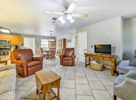 Pet-Friendly Moody Home with Fire Pit and Large Yard!, hotel a Troy