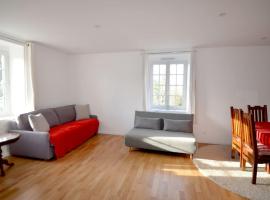 Paris chatou brand new quiet cosy flat, hotel with parking in Chatou