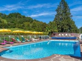 Oh! Campings - Camping Paradis A l'ombre des tilleuls, soodne hotell sihtkohas Peyrouse