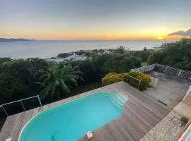 Magnifique Villa Collinos avec piscine et jardin