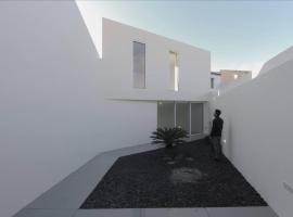 Sea & Rocks 15 - House, hotel en Lagoa