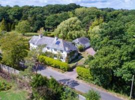 Seaside Spacious Cosy Cottage On The Edge Of The New Forest, hotel i Lymington