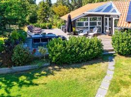 8 person holiday home in Gilleleje, hotell i Gilleleje