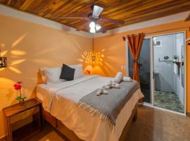 Jungles Edge Hotel, Jiu Jitsu, Muay Thai Retreat Center, hotel v destinaci Nosara