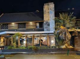 Hosteria Quime, hotel uz plažu u gradu 'La Lucila del Mar'