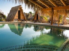Nattivo Ecoglamping, hotel cerca de Lagunas de Chacahua National Park, La Sabrosa