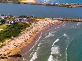 Casa 2 dormitórios praia Itajaí Camboriú garagem aceita pets