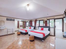 RedDoorz near Cikole Lembang, hotel a Lembang