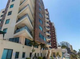 Departamento con piscina frente al mar en Manta, hotel di Manta