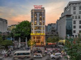 Reyna Luxury Hotel, hotelli kohteessa Hanoi lähellä maamerkkiä Vietnam National -kokouskeskus