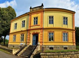 Hotel Stará Škola, hotel v destinaci Mezná