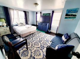 Room in Apartment - Blue Room in Delaware, orlofshús/-íbúð í Dover