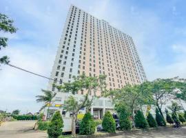 RedLiving Apartemen Green Lake View Cimanggis - WIN Property, hotel Depokban