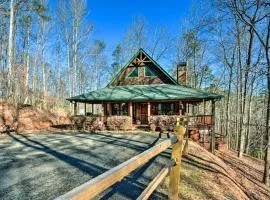 Dahlonega Cabin with Hot Tub, 4 Mi to Downtown!