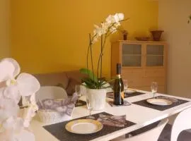Ferienwohnung GALLO mit überdachter Terrasse Parkplatz 100 mtr z Strand