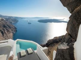 Aqua Luxury Suites by NOMÉE Hospitality Group, five-star hotel in Imerovigli