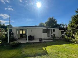 Chalet D12 - Camping it Soal, hotel v destinaci Workum