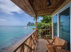 Phi Phi Cozy Seafront Resort