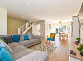 The Waves, hotel with parking in Rustington