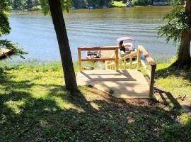 Lake Malone ky Lake shore home right on water with private boat dock, A Shore Thing, hotel en Lewisburg