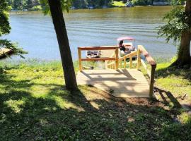 Lake Malone ky Lake shore home right on water with private boat dock, A Shore Thing, hotell i Lewisburg