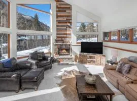 4551 Streamside Cir WEST HOUSE