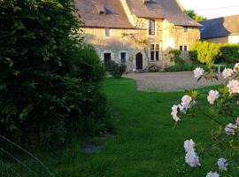 Maison de 5 chambres avec jardin clos et wifi a Morannes sur Sarthe, בית נופש 