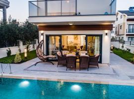 merkezde 8 kişilik yerden ısıtmalı villa, hotel in Fethiye