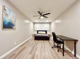 Big Stylish LA Apartment near DTLA, apartment in Los Angeles