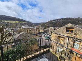 Beautiful 2 bedroom with patio and amazing views, holiday home in Hebden Bridge