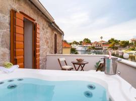 Luxury stone house Amfora, hotel v destinaci Ražanj