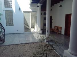El Salto de Camela - Vera y Espín Hostal, hostel v destinaci Uruapan del Progreso
