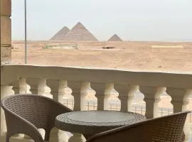 Famous Pyramids View Apartment