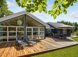 Stunning Home In Aakirkeby With Wifi