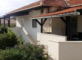 Apartments with a parking space Seget Vranjica, Trogir - 16661, apartment in Seget Donji