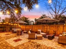 130 Y O Historic Savannah Cottage off Forsyth Park