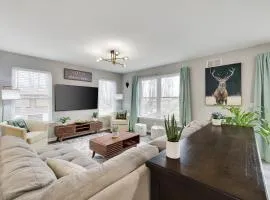 Modern 5BR, Kid-Friendly Home In Poconos with Pool Table
