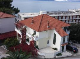 Apartments Maja 100 from the beach, self catering accommodation in Podgora