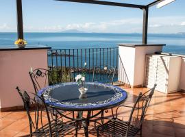 Coral Blue Apartment, hotel in Piano di Sorrento