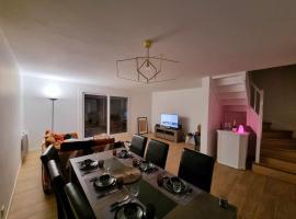 Maison Chaleureuse, villa in Villepinte