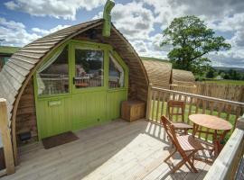 Finest Retreats - Humbleton Glamping, cottage in Hexham