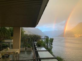 Lakeviewcabin - King Room With Balcony, B&B in Como