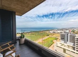 Umhlanga Arch Luxury Holiday or Work with Sea View - Inverter Backup Power