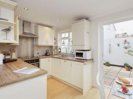 Kings Cottages 9, pet-friendly hotel in Salcombe