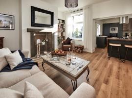 3bed-Exec Long Say-Walking-Dogs-Pendle Hill - COLNE: Colne şehrinde bir otel