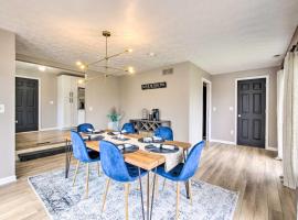 Cozy Ohio Retreat with Deck, Hot Tub and Grill!, hotel i Broadview Heights