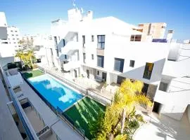 Luxury Arenales Home With AC,Pool and BBQ
