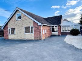 5-Bedroom Cottage in Healing, Grimsby, budgethotell i Healing