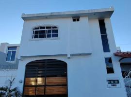 Departamento 2 Boulevard Manzanillo, пляжний готель у місті Мансанільйо